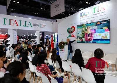 Acoma Book alla fiera del libro di Pechino 2026 presenta Il profumo della mamma